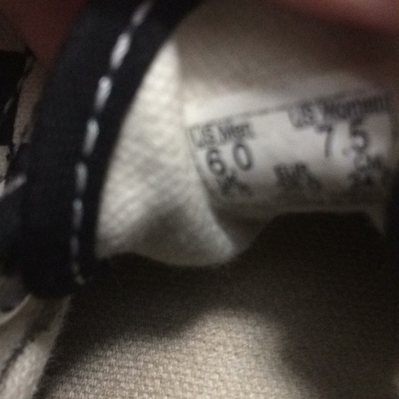 Checkerdboard vans - Picture 5 of 6